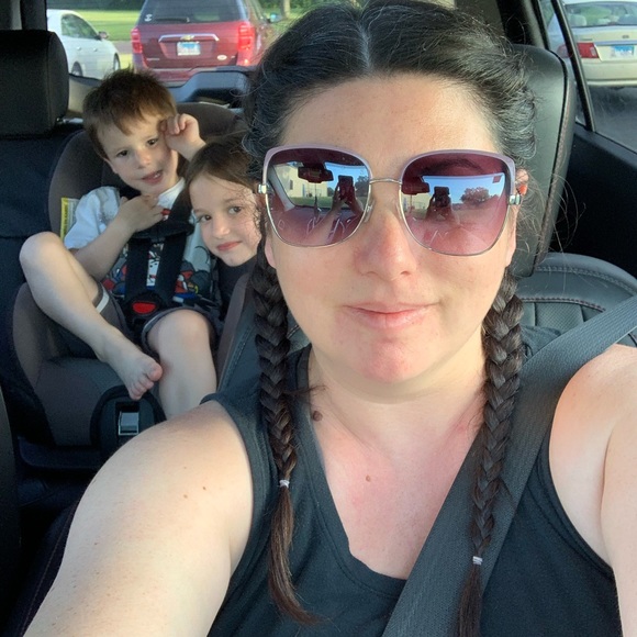 Hi! I’m Kayla. I’m a wife, mom of 3, teacher, reader, traveler, dreamer… - Picture 3 of 4